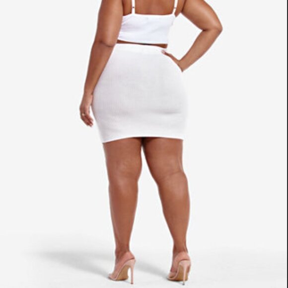 #2❤️/1❤️NWOT MINA RIBBED KNIT ZIP FRONT MINI SKIRT - Picture 4 of 5